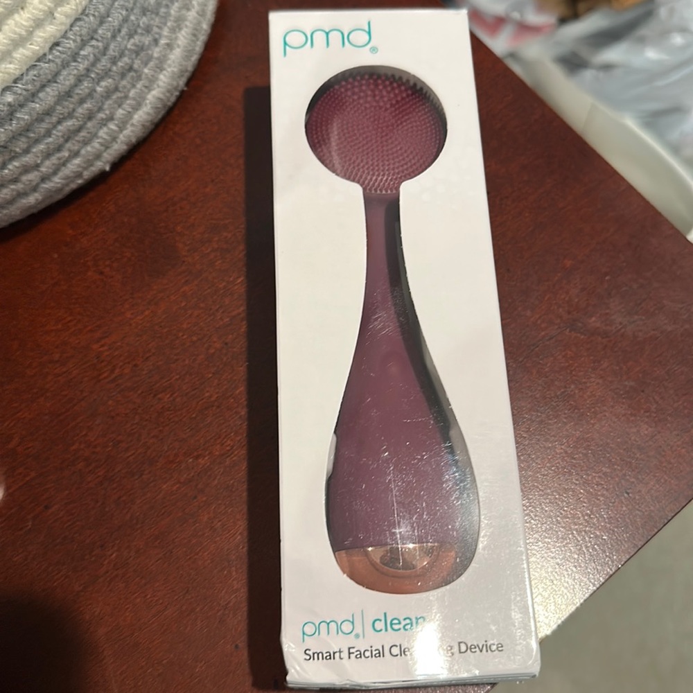 PMD Clean Smart Facial Cleansing Device with Silicone Brush &Anti-Aging Massager